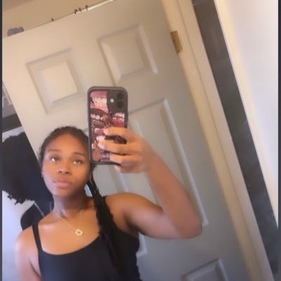 __dkc's profile picture. ♌️ Upper Echelon , Law Student 👩‍🎓