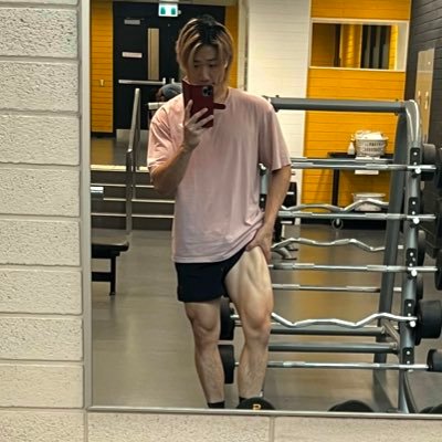 lucashjin's profile picture. 18 | cs @uwaterloo | ht6 | heavy circles