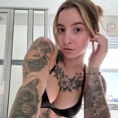 Lindawood142441's profile picture. 