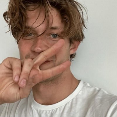 ssanguemisto's profile picture. sono giorni ormai che azzero i sentimenti