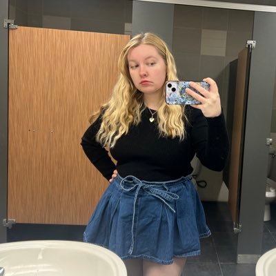 lillescore's profile picture. writer, polisci major, podcaster. columnist & editor for @offsidenewsco and co-host of @TheCoastPod.