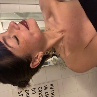 everybluehalsey's profile picture. small boobs big dreams