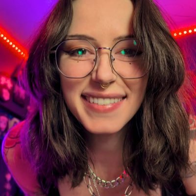 bellaalex4032's profile picture. my new account old account got hacked follow me up here