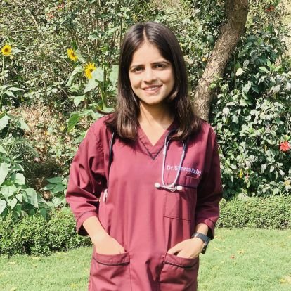 Simranbajaj123's profile picture. KMC'24