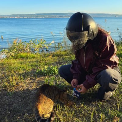 hatiiceeett's profile picture. bunu kullanması çok zor