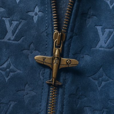 ZOIZXW9's profile picture. يُمتنع فَرَضَ القُيُود علَى حُرَّيَّةِ الْفِكْرِ وَالْوِجْدَان| الاساسي @XPPlV9