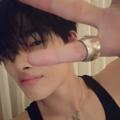 j0sephdiesfor's profile picture. 