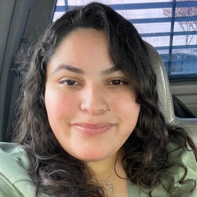 chipotlebtw's profile picture. in case y’all didn’t know a bitch is very much into women 🤤🏳️‍🌈❣️(I am said bitch)