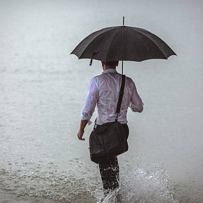 ubay_dp's profile picture. El día jadea con urgencia. Sólo la noche se deja respirar. (Fabrizio Caramagna)