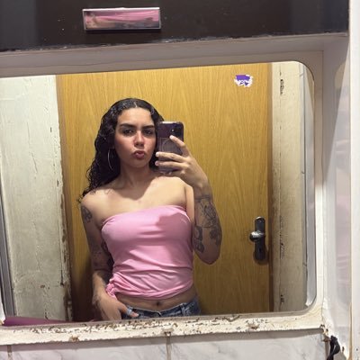 raphalinek's profile picture. 🏳️‍🌈