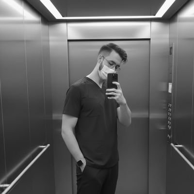 iintravenoz's profile picture. 