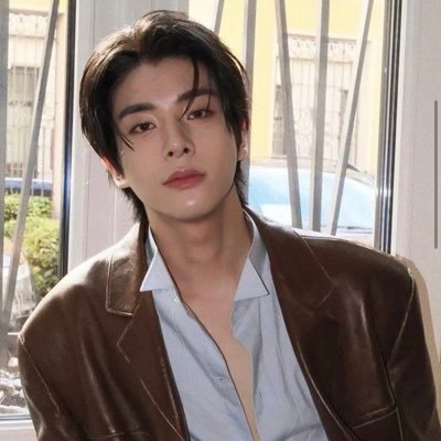 ElafTalpur's profile picture. 🌼🌧️🐾⚽️🎶📚🌎🎢✨🪐♐️🍉 nickname - کہکشاں be kind to every soul ♡‧₊˚ ◡̎