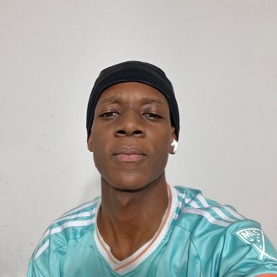 itsnewtswrld's profile picture. 永远相信 ✝️,@ManCity⚽️, Romans 8:18