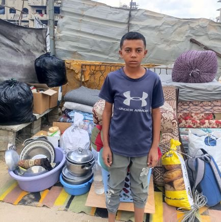 walaaqas's profile picture. I am Qusay from Gaza, 22 years old, trying to survive with my family of 8 from this genocide💔