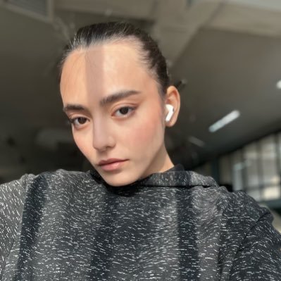 lordkiit0's profile picture. مرهم به دست و ما را مجروح میگذاری