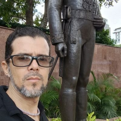 MoraoLenin's profile picture. Simplemente un ser humano con la loca idea de ser un tilín mejores cada día, Que no existe Gasto social, existe la INVERSIÓN SOCIAL. CHAVISTA RADICAL