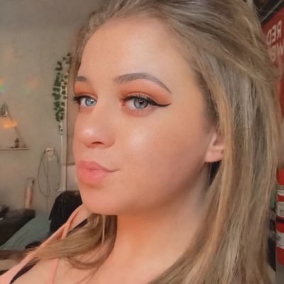 CherrytooThick's profile picture. 🔞 Thick in all the right places & sweet where it counts 🍒 300+ media & No PPV! ➡️ https://t.co/8qqnw5dQb2 ☆ DM to buy content ONLY, NO MEETS. @cherryjaxOF