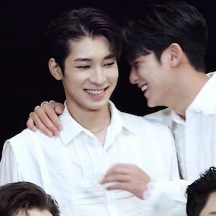 mwoomf's profile picture. mw biased, minwon married truther 🫡 non shipper dni dnf