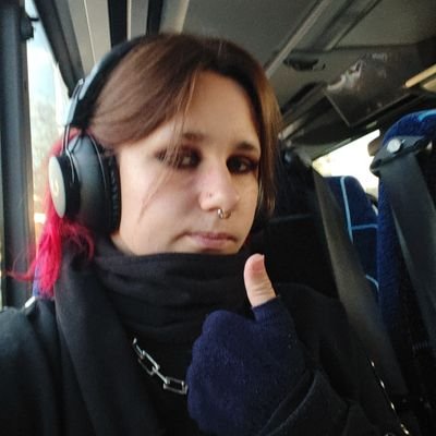 ilean_jpg's profile picture. 21yo || I make art and yap a little too much || fr/eng