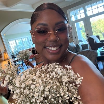 _AshDenise's profile picture. elephant group | everyone’s fav 🤭