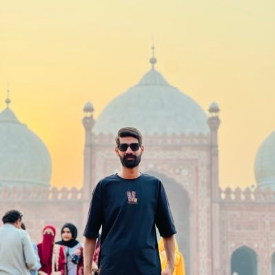 wonder_wanderr's profile picture. Roaming the world to find myself 🌎 IT professional by day, adventure-seeker by night 🌃✈️