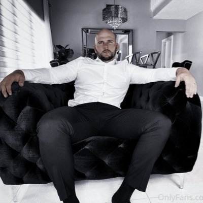 DlLFISMS's profile picture. 