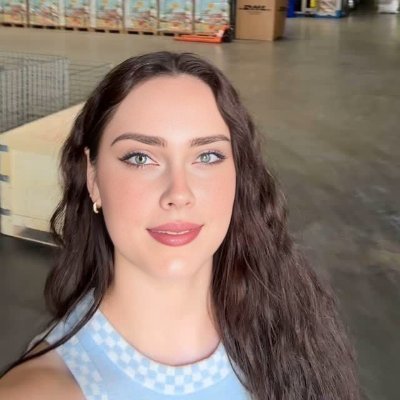 lucia_olivia's profile picture. Beauty, cosmetics and personal care.