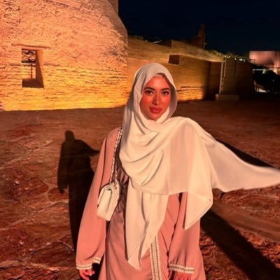 fentywhoree's profile picture. fan account | she/her black| 21 | buss down natural indian hair