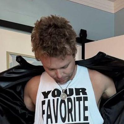 ricgraphics's profile picture. a freelancer designer | not a lot going on at the moment