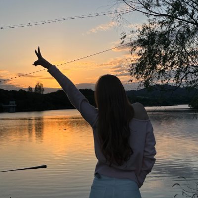 __2lingzhiii's profile picture. Humanitarian Volunteer ◻️ Wildlife conservationist 🦓 📈 Circuit wizard