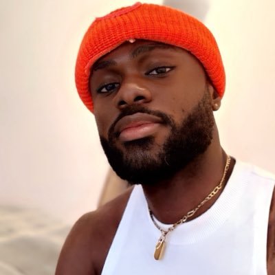 bramss___'s profile picture. A black sheep running with wolves 🐺