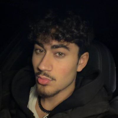 LeonSecici's profile picture. touching the stars