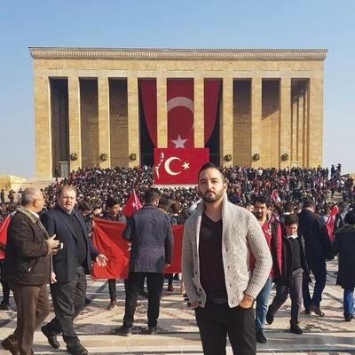 moezkann's profile picture. Anti-Klischee. Pro Moderne. Migrantenenkel + Inländer. Zwischen Deutschland & Türkei – Gesellschaft, Tech & Identität.