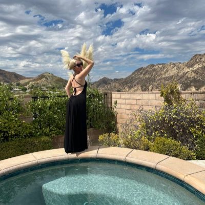 Uptownangel1's profile picture. I am a woman with a big 🍑……still new here till I get to 100k subscribers 🥹🥰…