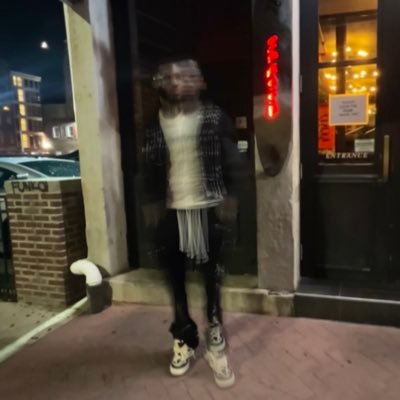 1Ju__'s profile picture. 