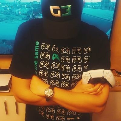 CrazyCryptoMann's profile picture. Play hard for Glory 💪