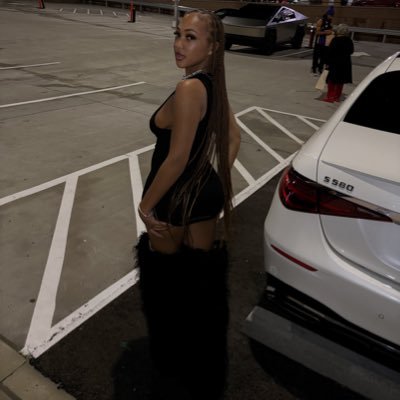Sshanijj's profile picture. UT alumni 🍊. ♍️ overly bipolar ass Virgo.