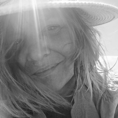 ansobreizh's profile picture. Bretonne , co associée en agriculture, présidente caisse locale CA Auray, recherche nouveau projet pro. Mer , sport ,chant et rire, team border collie #FrAgTw