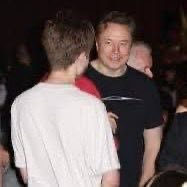 4FfG5XwLwAcdJVS's profile picture. 