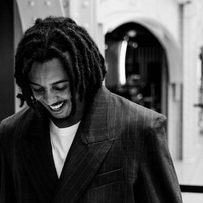 metromoraless's profile picture. Culé. Football. That’s the bio.