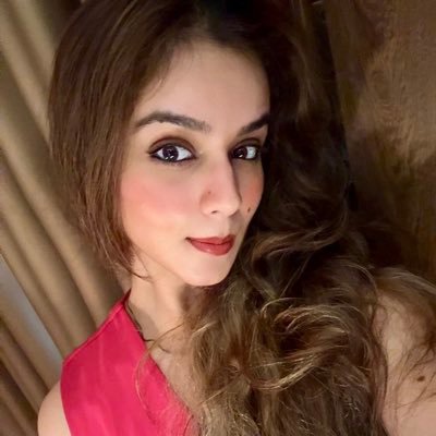 henabolobolo_'s profile picture. Be the change you wish to see in the world. | Owner of my opinions, are you? 💭