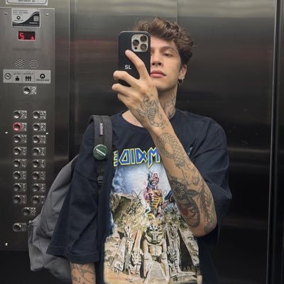 anacronicopedro's profile picture. Nascido na contramão e vascaíno por teimosia