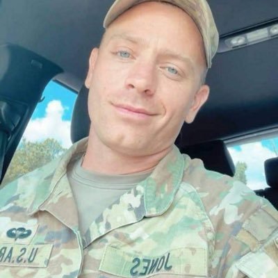 Liamniceguy's profile picture. #usarmy🇺🇸 #stayhumble  Airplane mode- Army paratroopers  Help others!  (matt 6:33)