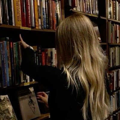 sunbleachedayaa's profile picture. melodramatic & pessimistic