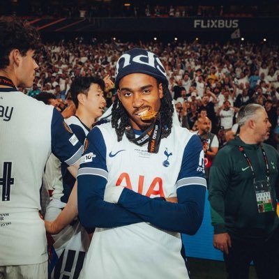 NahaLFC's profile picture. @LFC ZK🕊️❤️ Ghettoyouth