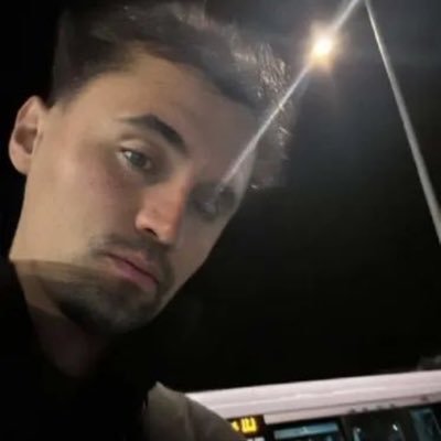 lanuevance9's profile picture. 