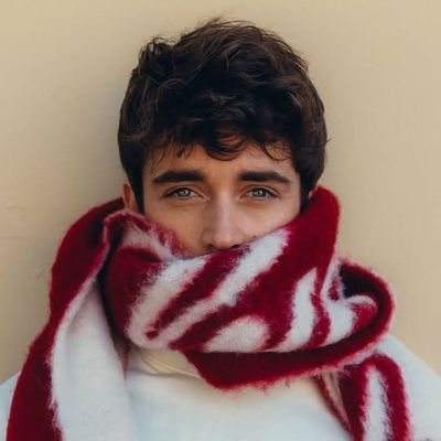 eumatheuscs's profile picture. Versions of me in one twitter! 📌