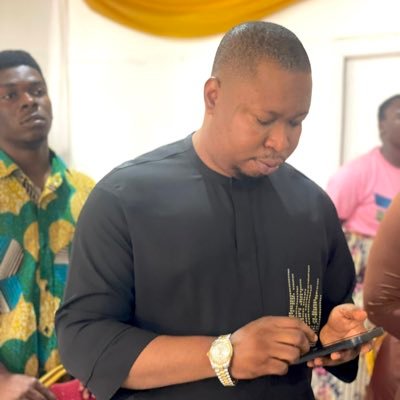 Hon_Uche1's profile picture. Father | Husband | CEO @HonUcheBest 🇳🇬/ 🇬🇭Smart Accessories • Premium Quality • Fast Delivery 📍 Ghana | 📚 Alumnus: U.G.E (ETI) (Degree holder)