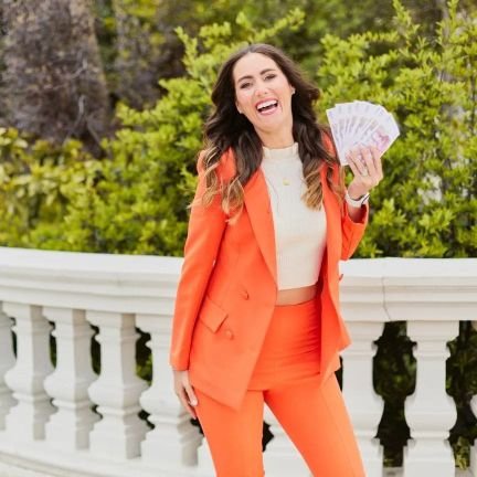 RogerVer127469's profile picture. Business advisor