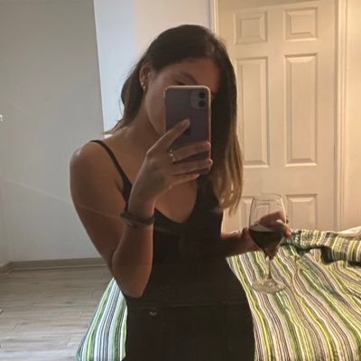 luciahrod's profile picture. en su amor me quiero perder 🌻